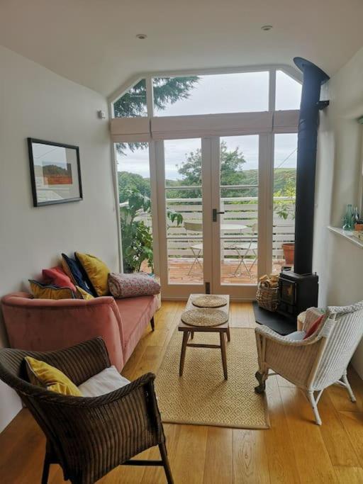 The Little Post House. A Perfect Village Retreat, With Stunning Views. بوسكاسِل المظهر الخارجي الصورة