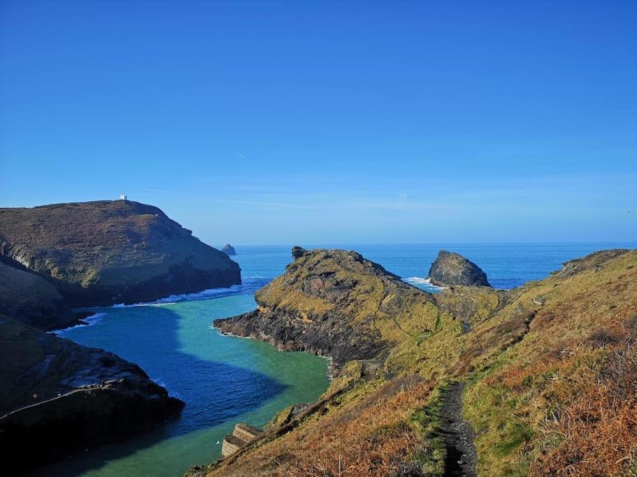 The Little Post House. A Perfect Village Retreat, With Stunning Views. بوسكاسِل المظهر الخارجي الصورة
